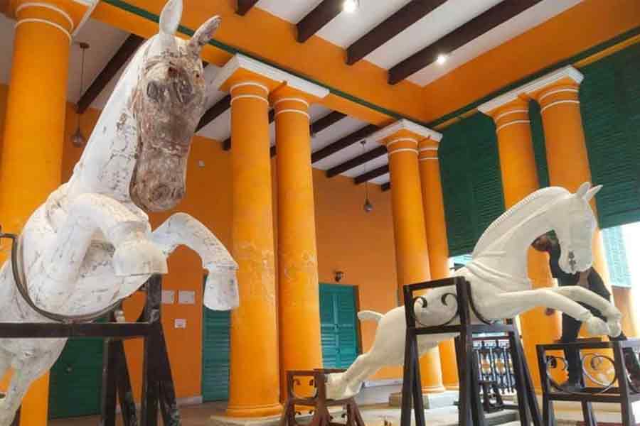 Foreign tourists visit Chandannagar museum on the day of opening | Sangbad Pratidin
