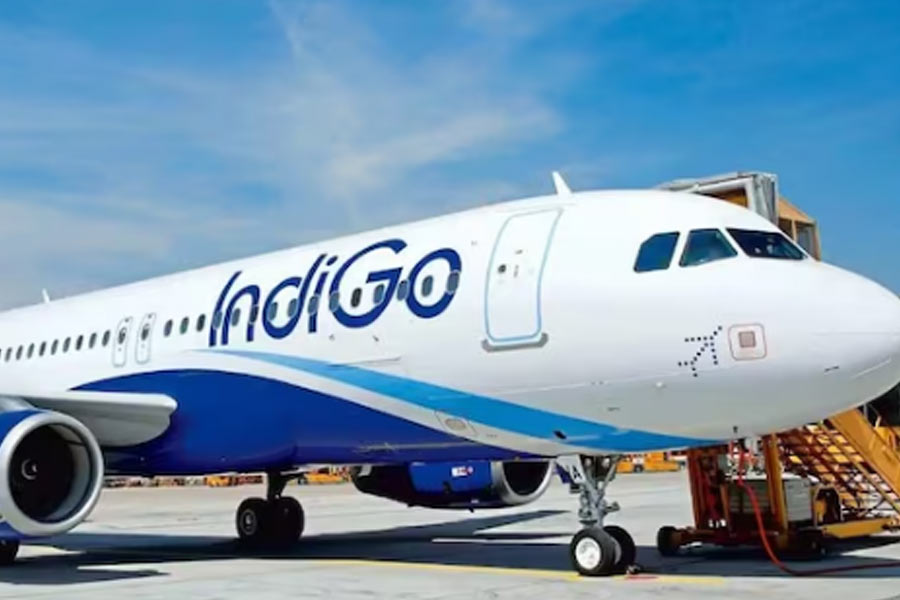 Here is what happened on IndiGo flight before man slapped pilot। Sangbad Pratidin