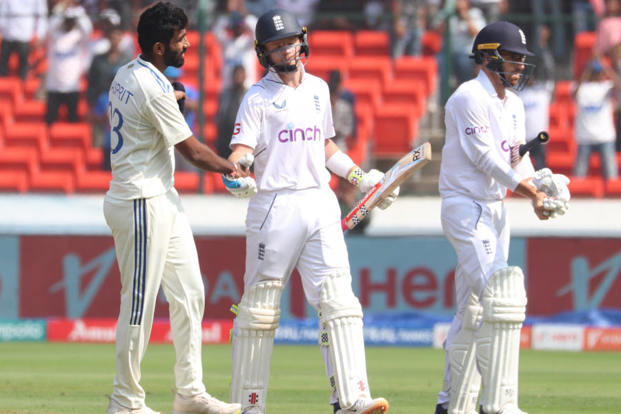 Team India needs 231 to win the 1st test against England | Sangbad Pratidin