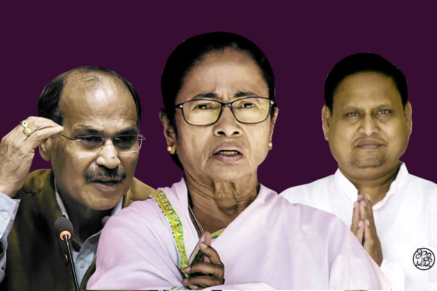 Humayun Kabir wants to fight against Adhir Ranjan Chowdhury and he expresses wish to Mamata Banerjee openly | Sangbad Pratidin