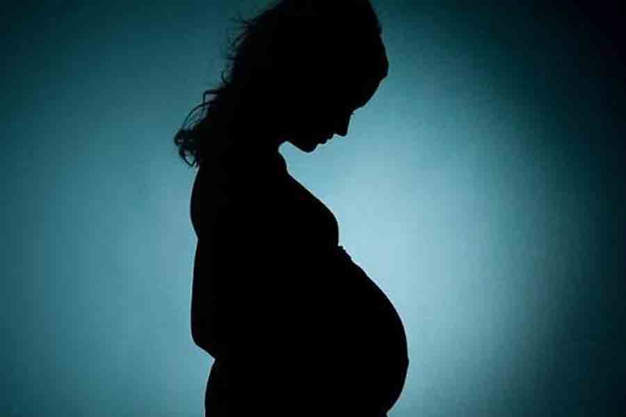 a man of amritsar sets pregnant wife on fire and burned her