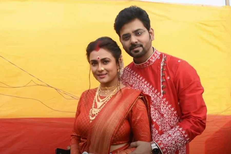 Tollwyood Actor Rumpa and Arnab Wedding photos goes Viral| Sangbad Pratidin