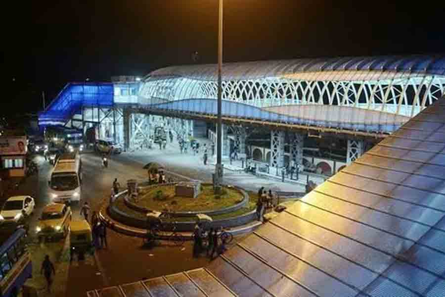 Dakshineswar Skywalk demolition news is fake, claims Rail | Sangbad Pratidin