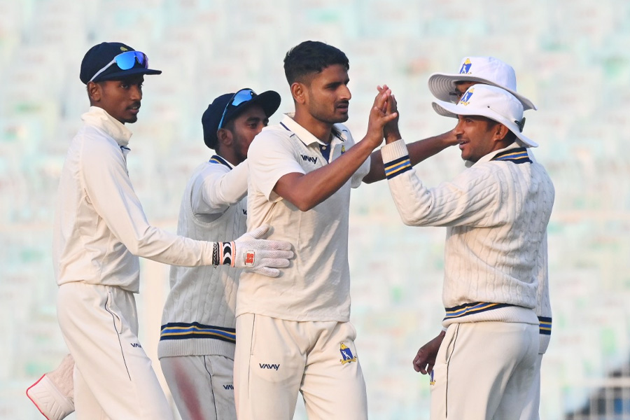 Bengal bowlers dominates against Assam in Ranji Trophy । Sangbad Pratidin
