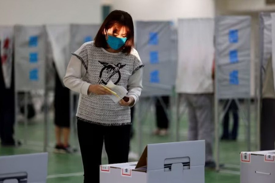 Voting begins in Taiwan, watched closely by China। Sangbad Pratidin