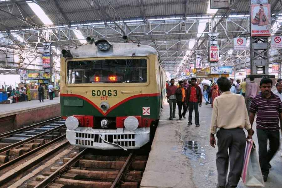 No trains will be cancelled in weekend in Sealdah section