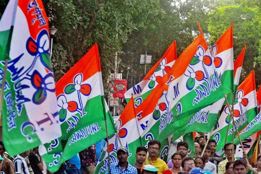 TMC turns 27 years today, the party celebrates birthday by various programmes focusing mass communication |Sangbad Pratidin