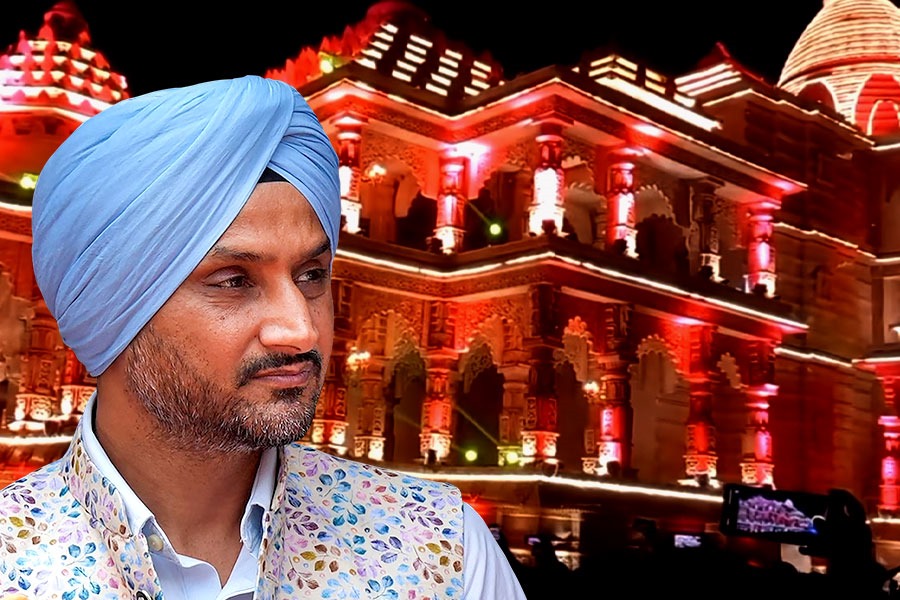Harbhajan Singh Posts A Ram Mandir Video, It Shows Durga Puja Pandal | Sangbad Pratidin