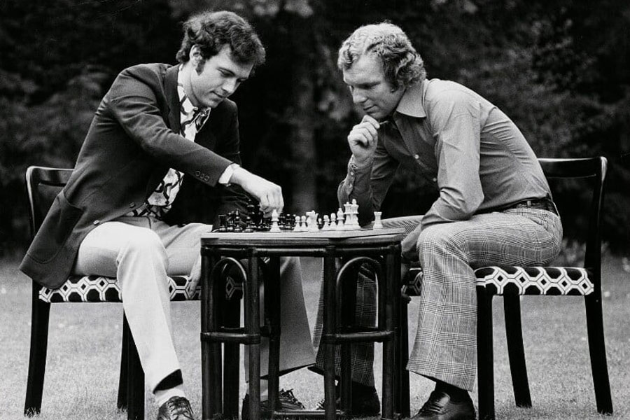 Franz Beckenbauer shows football plays with a brain । Sangbad Pratidin
