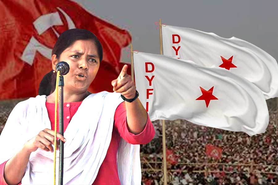 Chaos in DYFI Purulia infront of Minakshi Mukherjee after selecting new district president and secretary