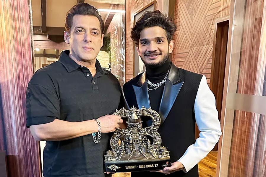 Munawar Faruqui wins Bigg Boss 17, takes home Rs 50 lakh, new car | Sangbad Pratidin