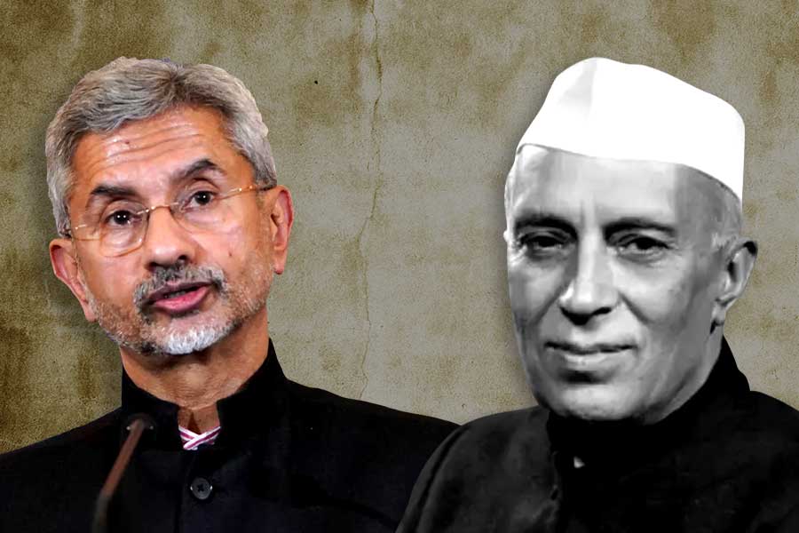 S Jaishankar calls out Nehru's ‘romanticism’ on China | Sangbad Pratidin