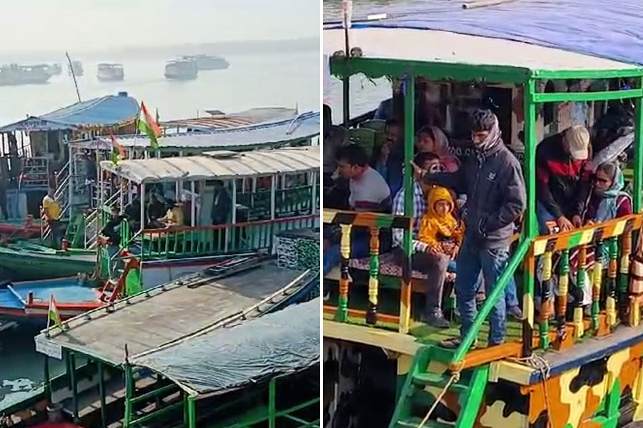Tourists get stuck at Sunderban as no ferry service due to protest | Sangbad Pratidin