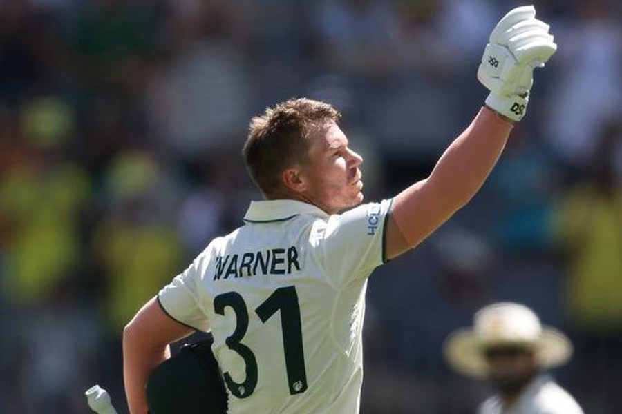 Australian star David Warner found his Baggy Green cap । Sangbad Pratidin