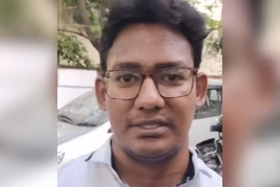 Dental student arrested for placing spy camera at woman's house | Sangbad Pratidin
