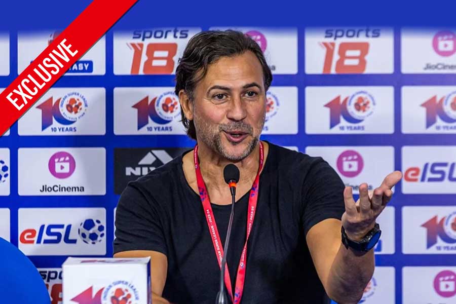 Carles Cuadrat assures fans East Bengal will qualify for ISL top 6 next season | Sangbad Pratidin