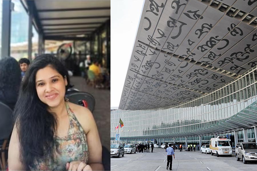 Wheelchair-bound woman claims to be pressured to stand at Kolkata airport | Sangbad Pratidin
