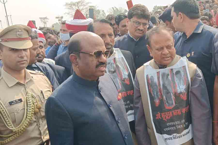 WB Governor C. V. Ananda Bose seeks report on Sandeshkhali from CS | Sangbad Pratidin