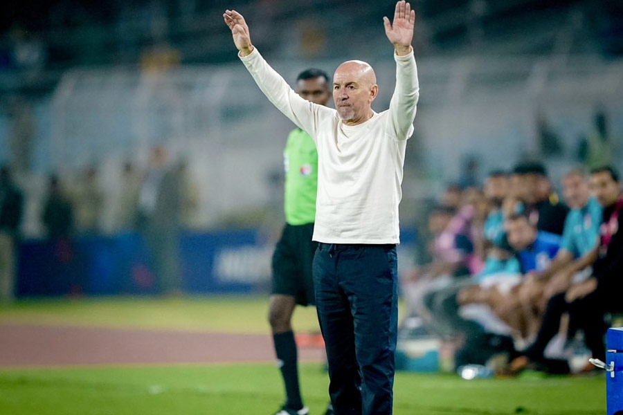 Mohun Bagan coach Habas to worried for 2 players ahead of Hyderabad Match in ISL | Sangbad Pratidin