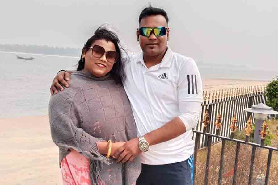Husband stabbed wife in Madhyamgram | Sangbad Pratidin