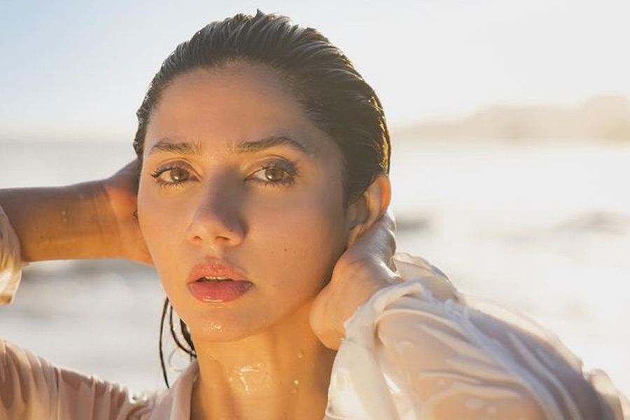Is SRK's 'Raees' co-star Mahira Khan pregnant with her second child? Here is what we know | Sangbad Pratidin