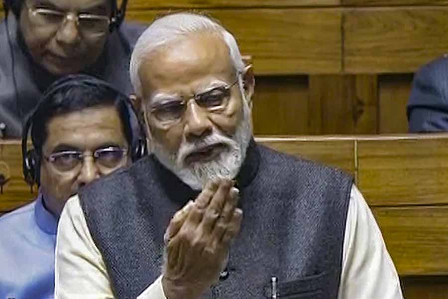 PM Narendra Modi slams dynastic politics attacks Congress | Sangbad Pratidin