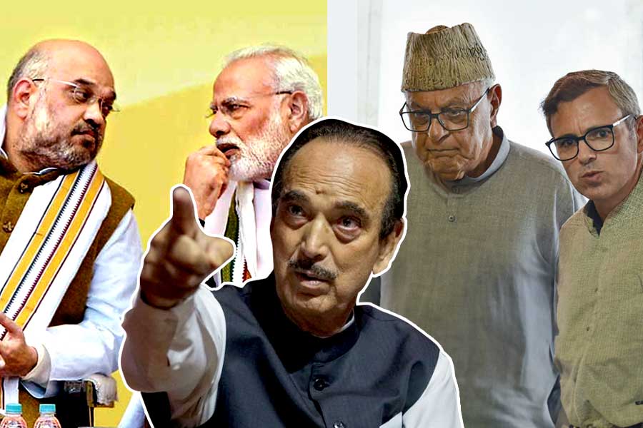 Abdullahs request only late-night meets with PM, Ghulam Nabi Azad claims। Sangbad Pratidin
