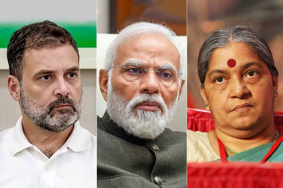 Enemies in Kerala, BFF outside, Modi as Left asks Rahul to drop Wayanad | Sangbad Pratidin