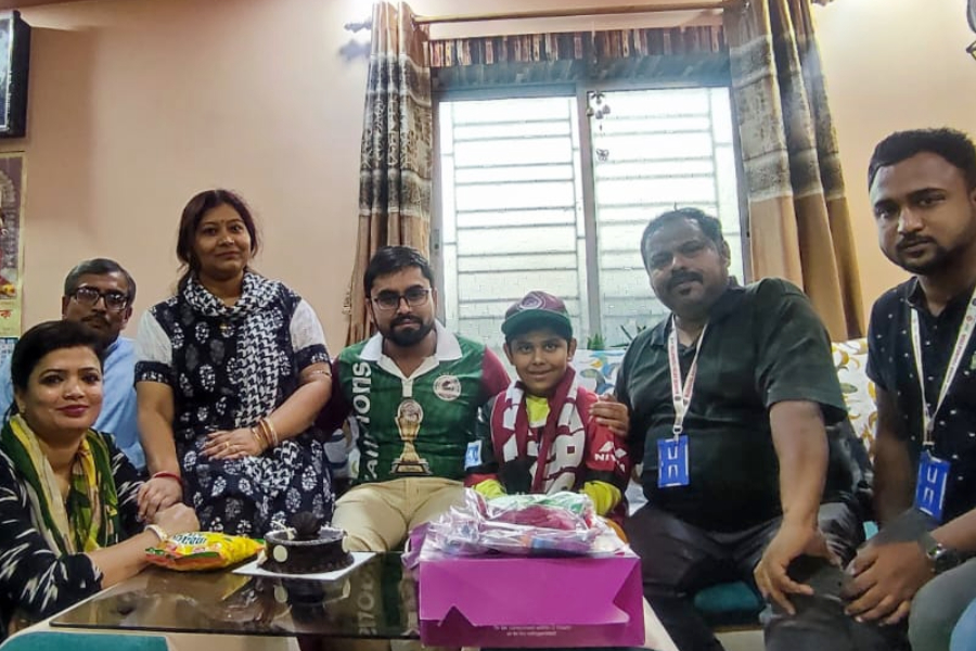 Little fan of Mohun Bagan wants to meet Dimitri Petratos। Sangbad Pratidin