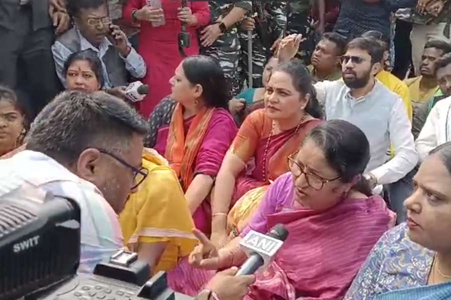 Sandeshkhali: Police stops BJP fact finding mid-way | Sangbad Pratidin