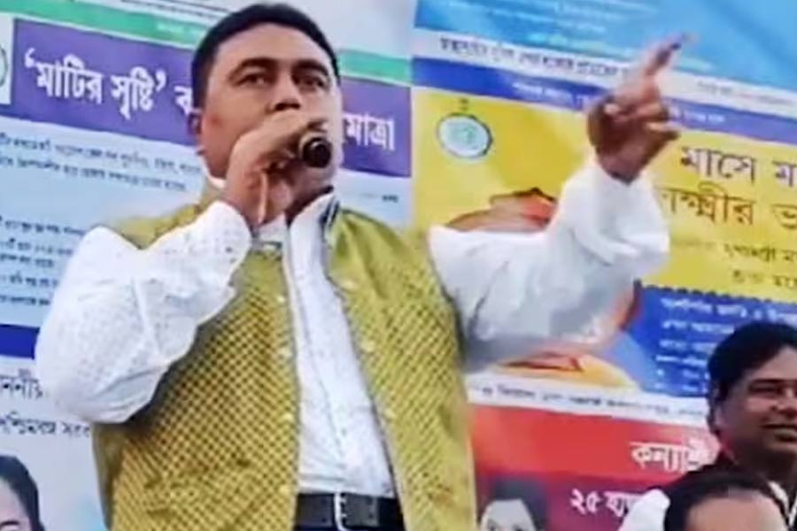 TMC leader Shahjahan Sheikh's lawyer slams ED । Sangbad Pratidin