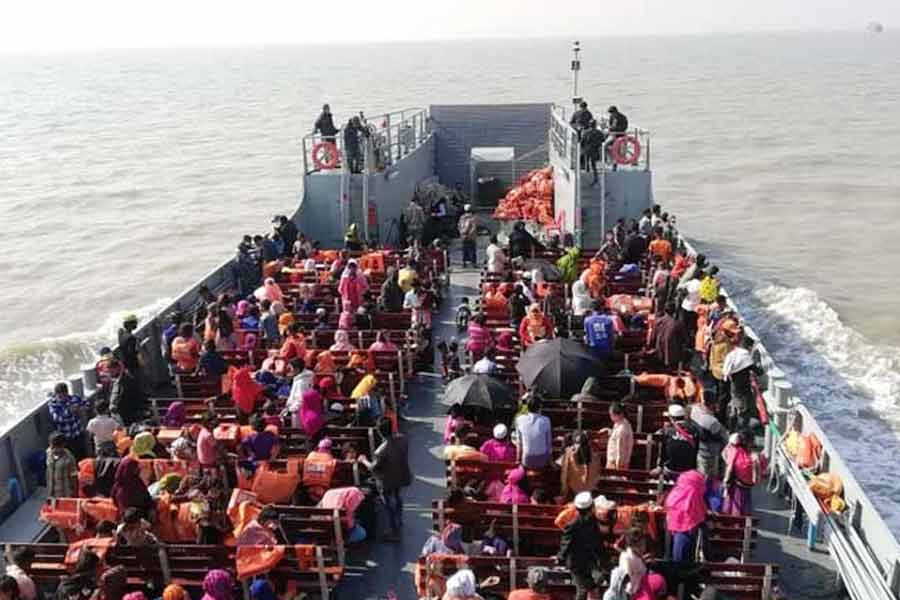 Bangladesh sends two thousand rohingya refugees to bhasanchar। Sangbad Pratidin