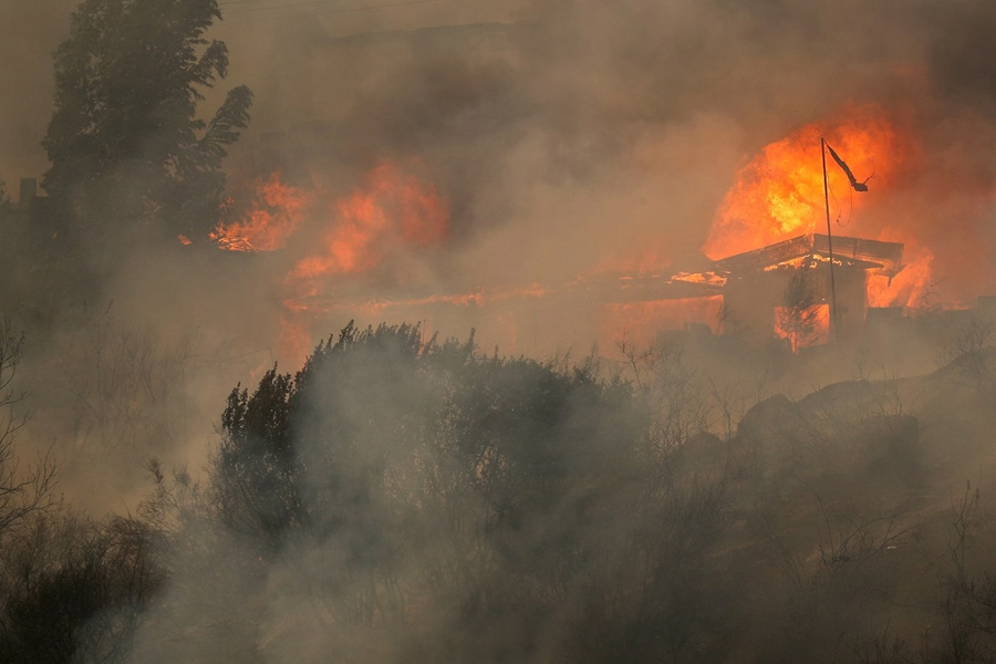 At least 112 dead, emergency issued in Chile after huge wildfire | Sangbad Pratidin
