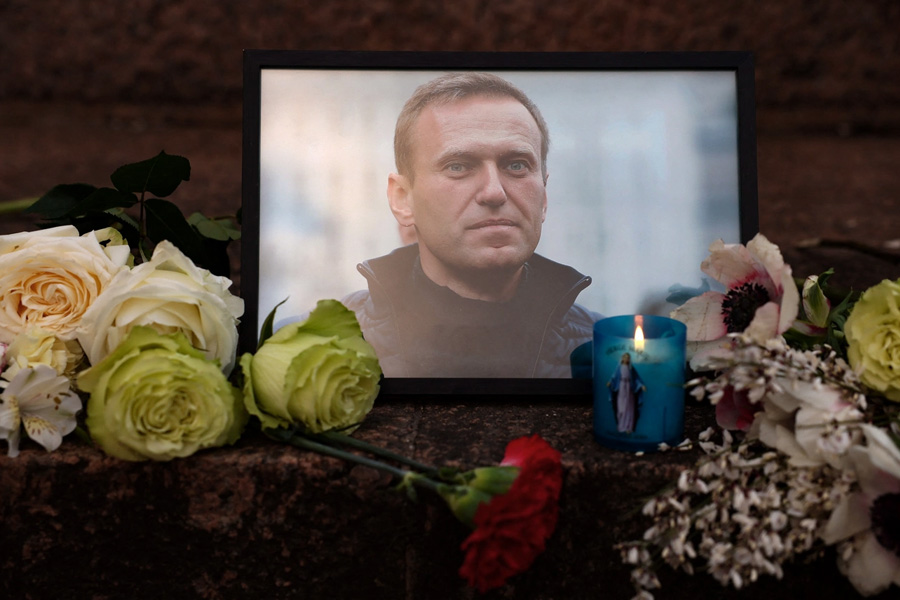 Mourners of Alexei Navalny sent to jail custody in Russia, police patrolling continues | Sangbad Pratidin
