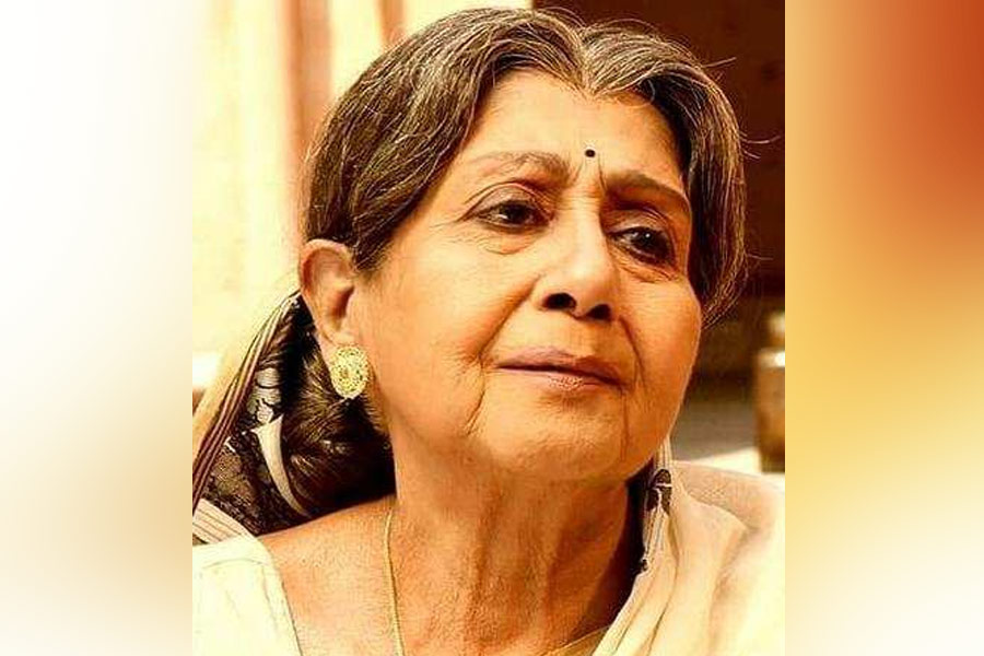 Sabitri Chatterjee dismisses the news of her illness | Sangbad Pratidin