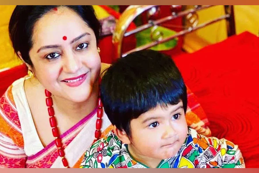 Sudipa Chatterjee's son Adidev hospitalized, suffers from Dog bite | Sangbad Pratidin