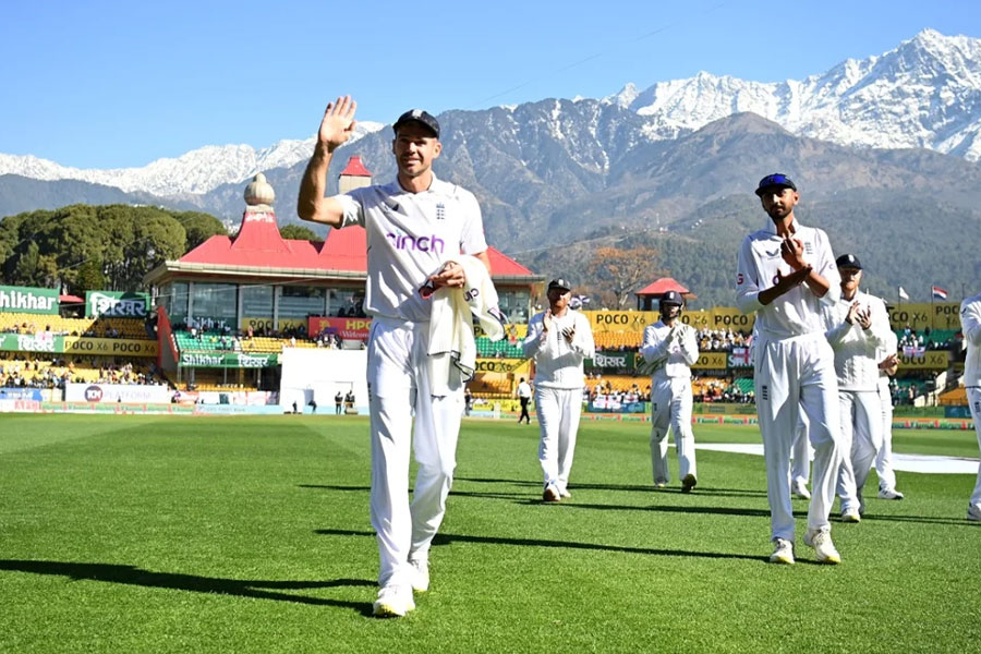 James Anderson achieves 700th Test Wicket