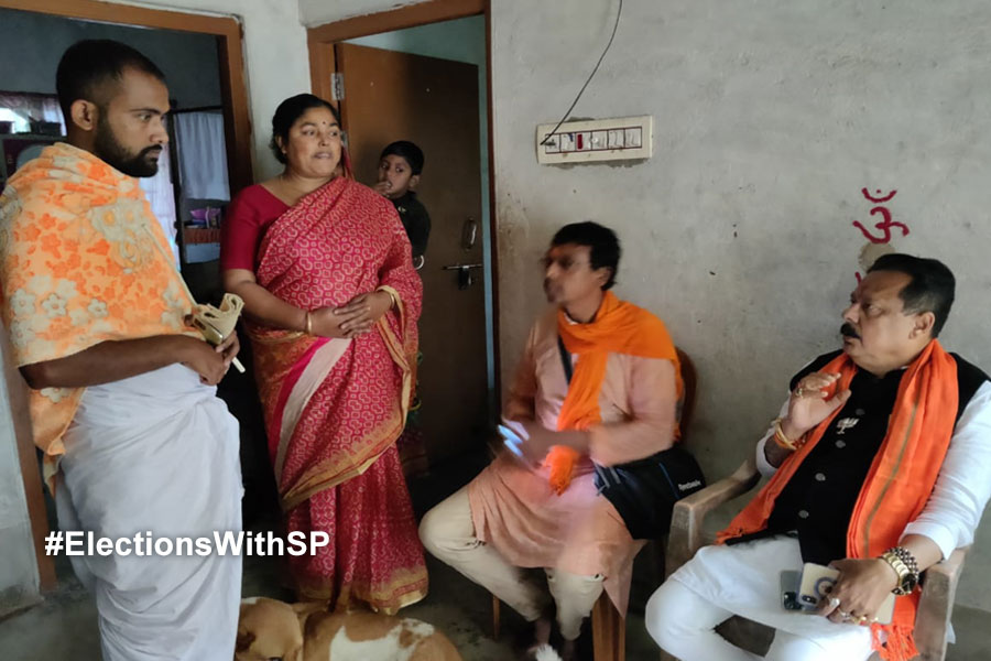 2024 Lok Sabha Election: Rare political courtsey in Bongaon, BJP leaders meet died TMC worker's family