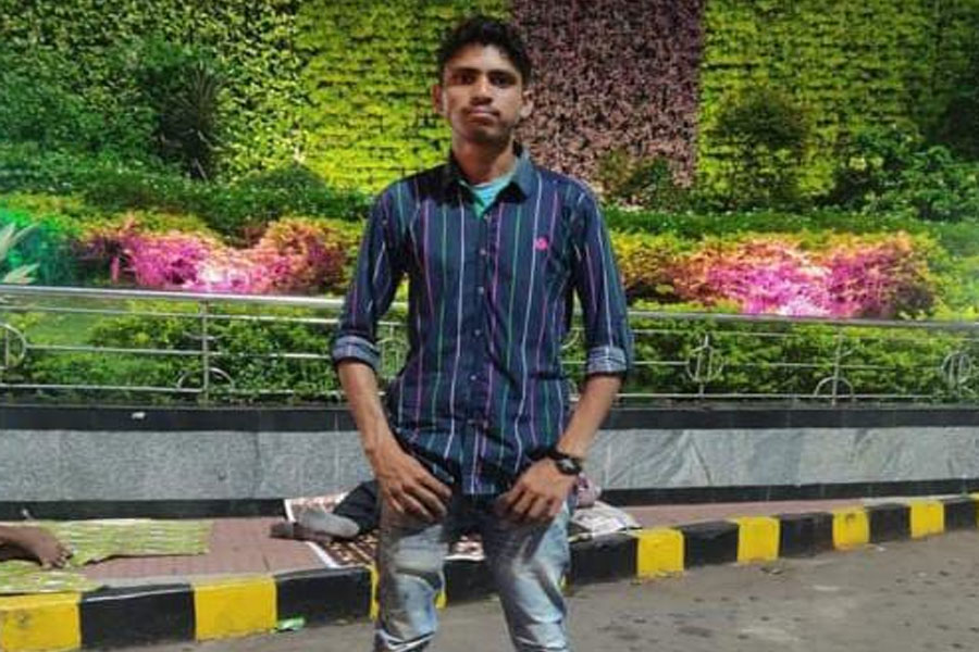 Political tussle over TMC and BJP in Purulia over mysterious death of youth