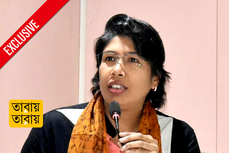 Lok Sabha 2024: Jhulan Goswami rubbishes talks of Joining politics