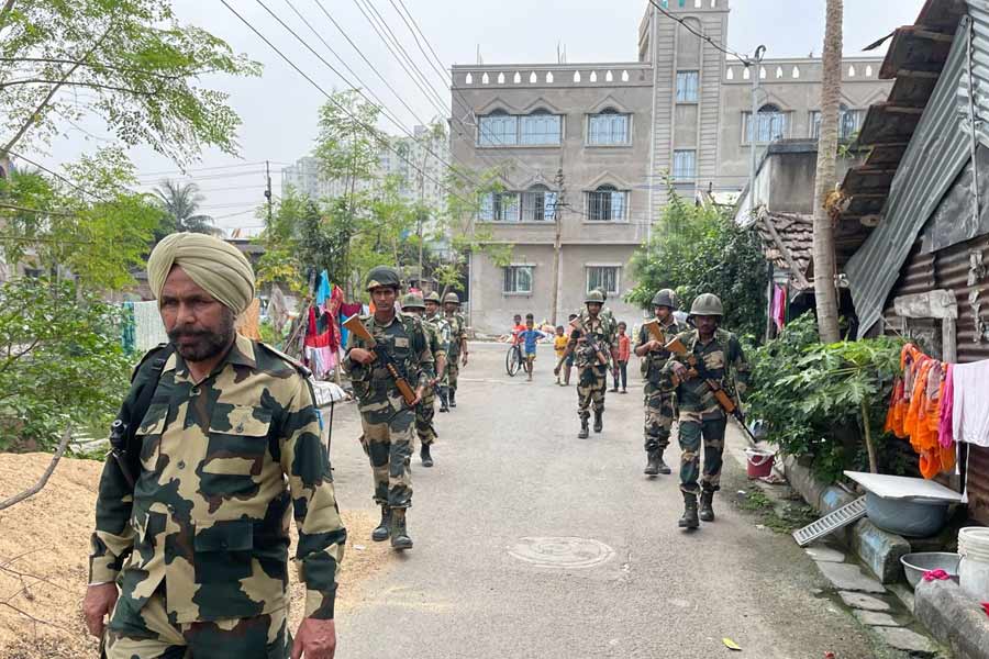 Central forces starts route March in West Bengal