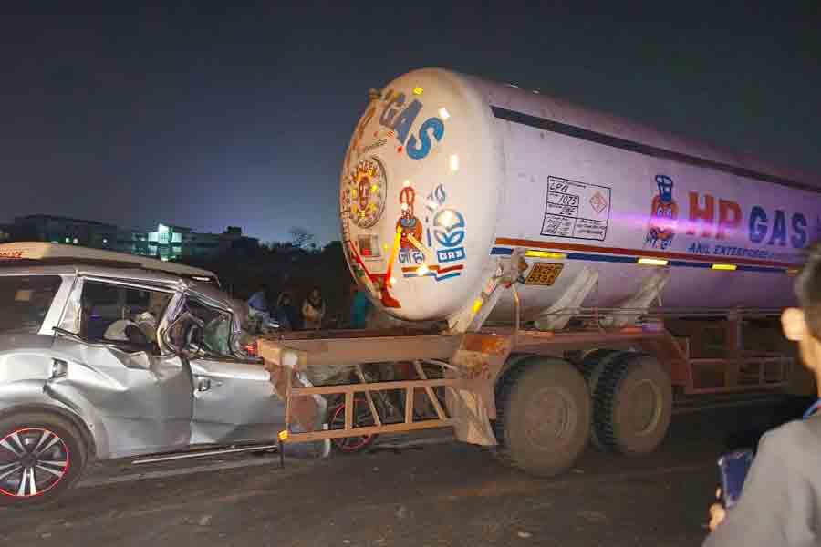 Road accident left 3 dead in Maldah