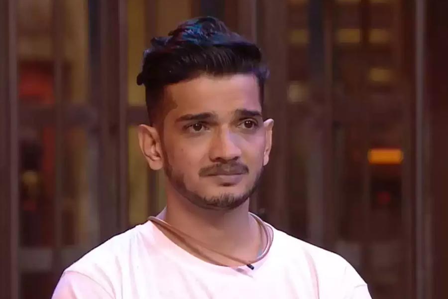 Munawar Faruqui detained during a raid at a hookah parlour in Mumbai