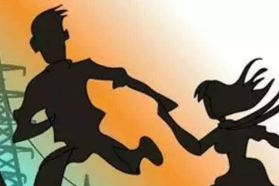 Bihar Girl Elopes With Camera Man Hired For Brother's Wedding