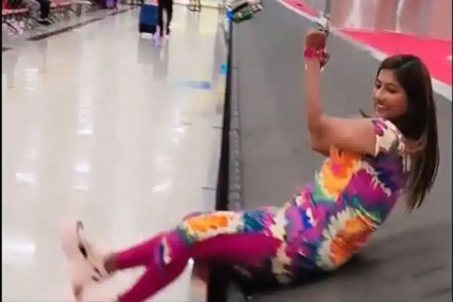 Reels Lover Woman's Video On Airport Baggage Carousel, net users demand fine