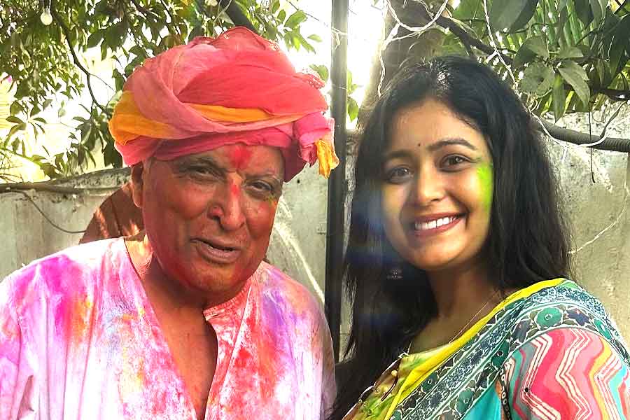 Ritabhari Chakraborty's special Holi with Javed Akhtar