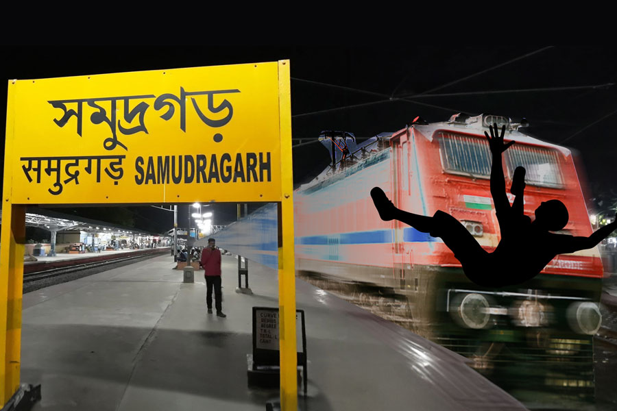 Drunk man runover by Express train between two stations in Nadia and Burdwan