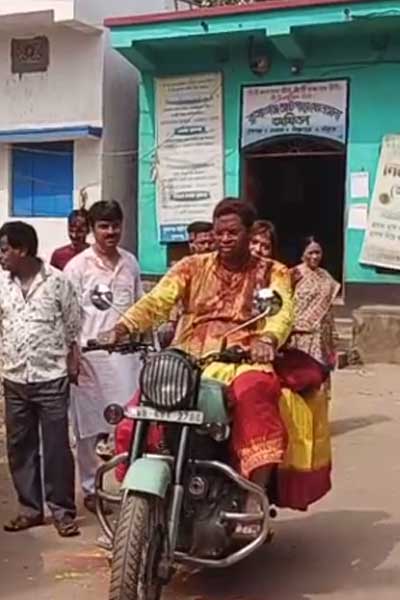 Saumitra-Khan