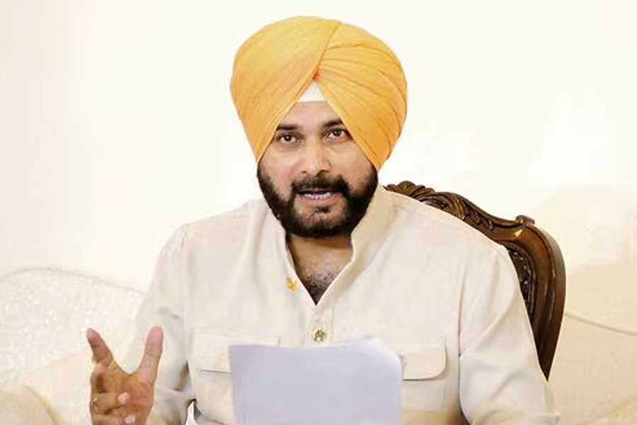 Navjot Singh Sidhu set for grand return to cricket commentary