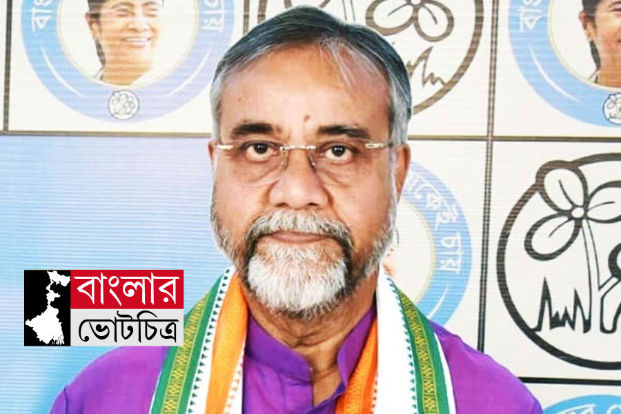 WB speaker did not accept Tapas Roy resignation as MLA